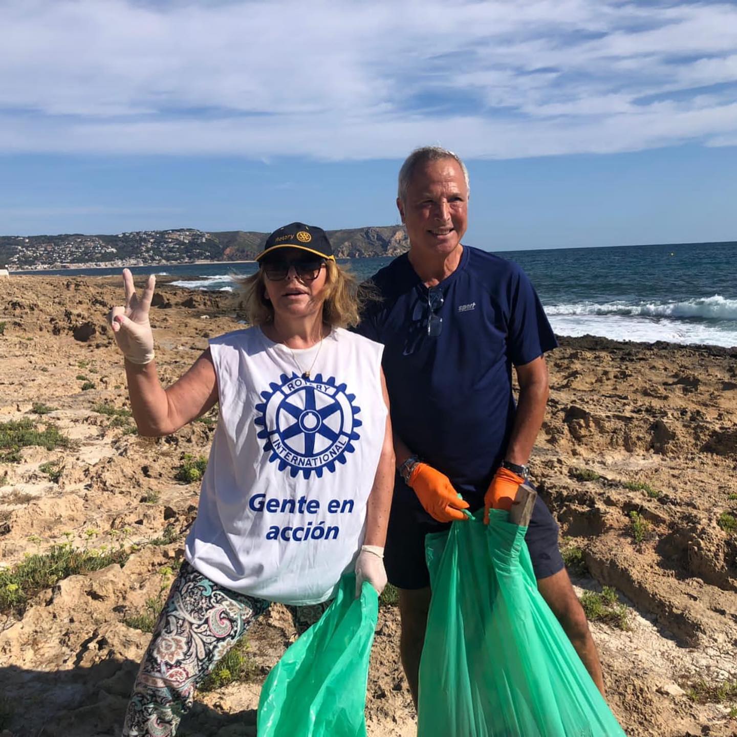 Fotonoticia: Día Mundial de Limpieza | Rotary Club Jávea Rotary Club Jávea | 1agosto limpiezacosta004