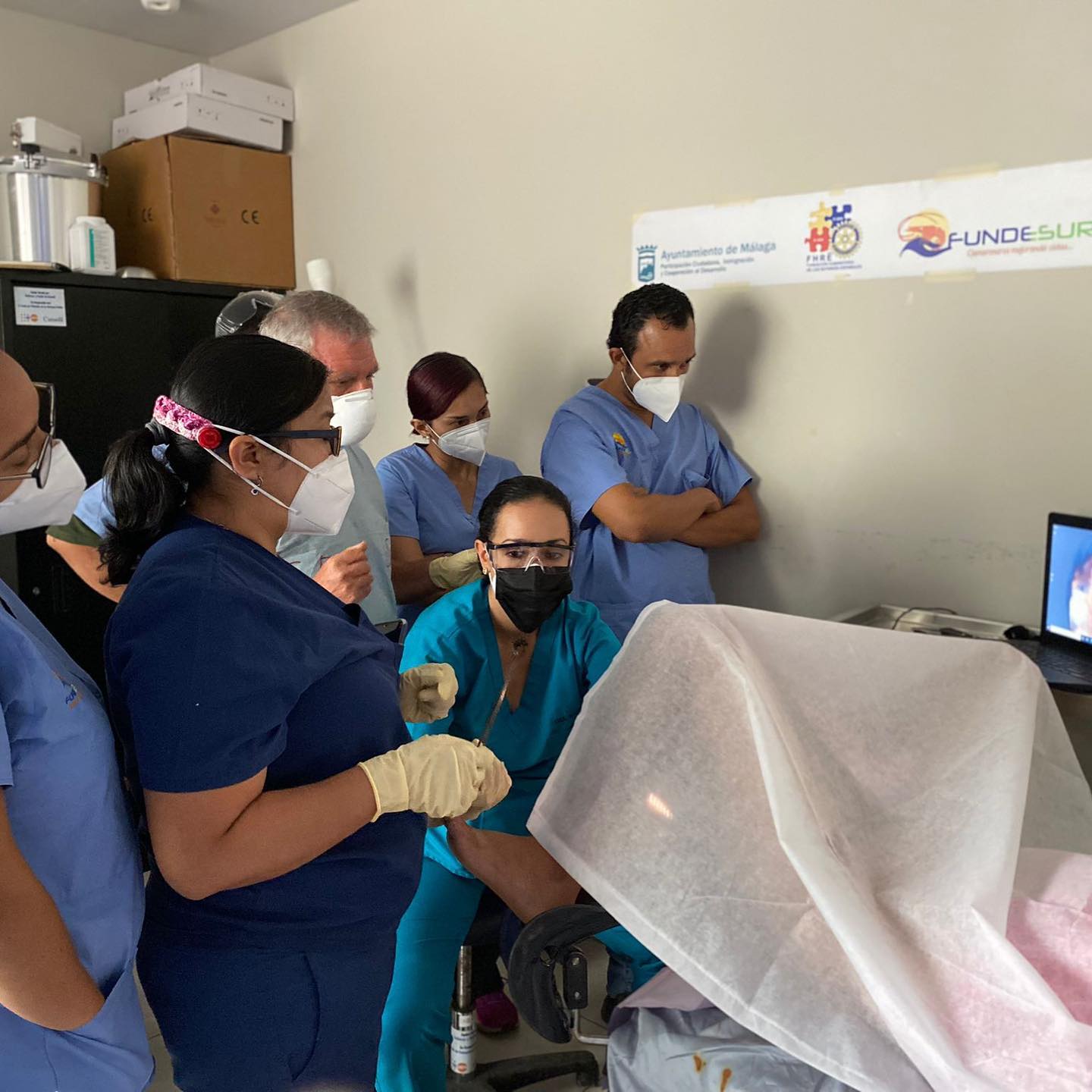 Rotary Club Jávea forma a médicos hondureños en el diagnóstico del cáncer de cuello de útero | Rotary Club Jávea Rotary Club Jávea | 27agosto FormacionMedicosHonduras002