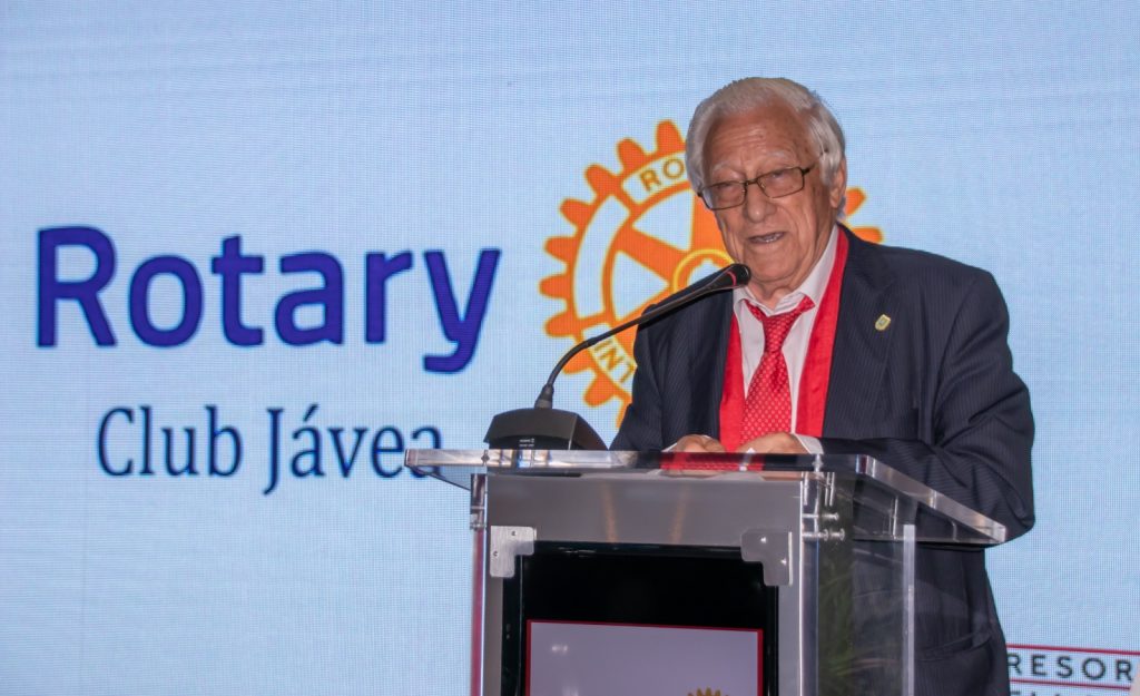 Gran éxito de la charla con el Padre Ángel y Aldo Olcese | Rotary Club Jávea Rotary Club Jávea | PadreAngel006 1024x625 1
