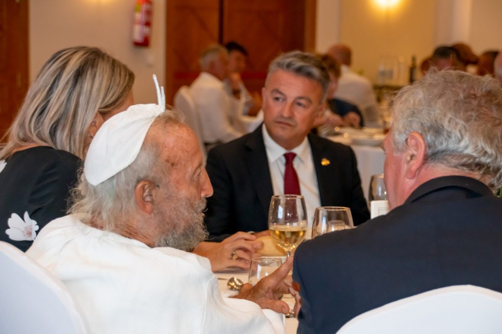 Gran éxito de la charla con el Padre Ángel y Aldo Olcese | Rotary Club Jávea Rotary Club Jávea | PadreAngel022 1024x682 1