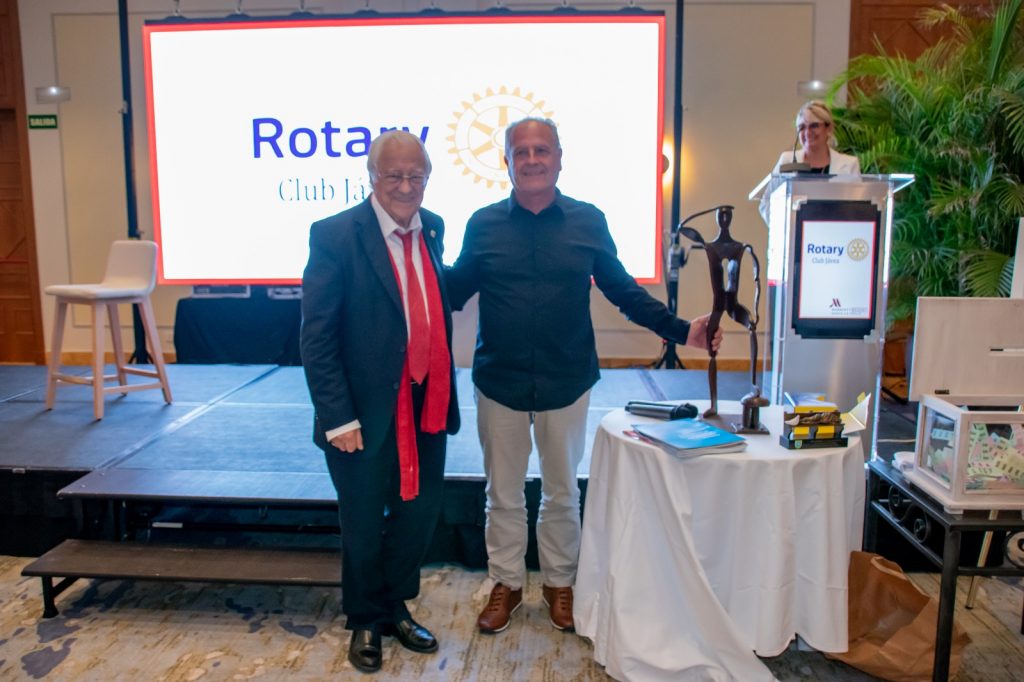 Gran éxito de la charla con el Padre Ángel y Aldo Olcese | Rotary Club Jávea Rotary Club Jávea | PadreAngel034 1024x682 1