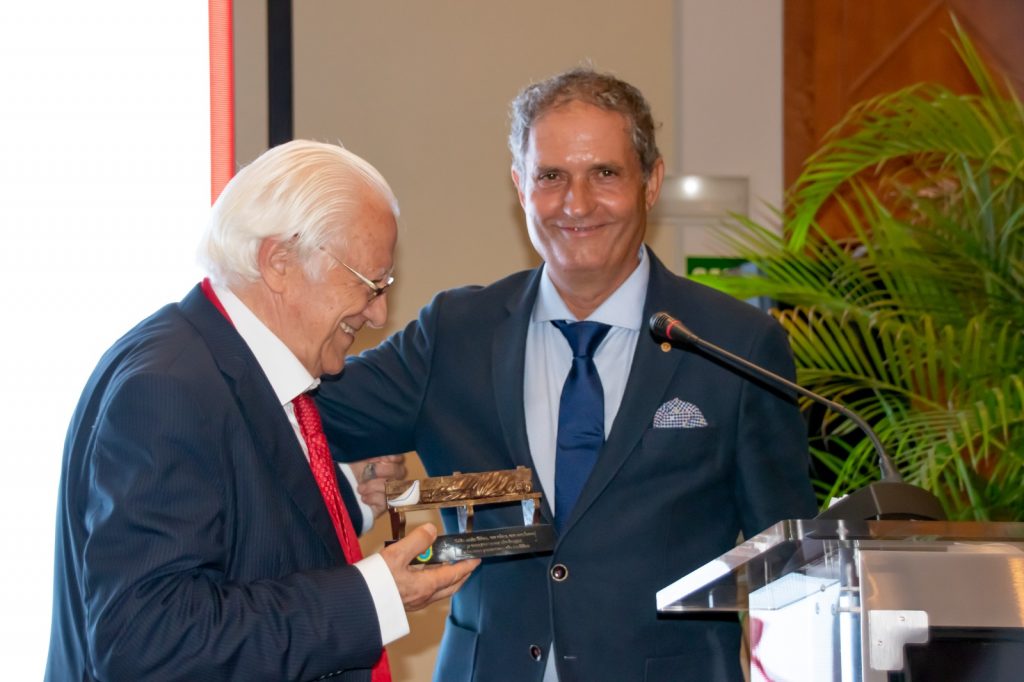 Gran éxito de la charla con el Padre Ángel y Aldo Olcese | Rotary Club Jávea Rotary Club Jávea | PadreAngel035 1024x682 1